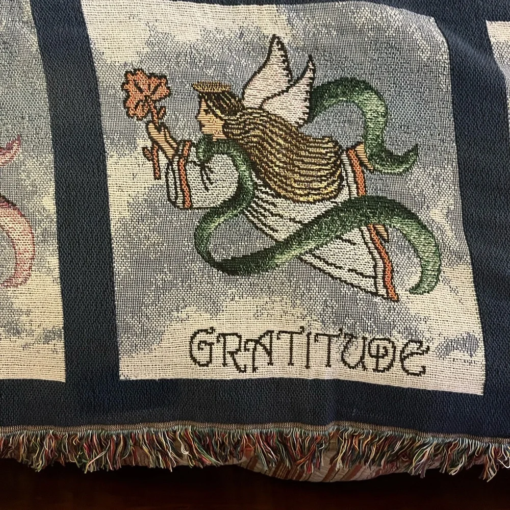 Gorgeous 100% Cotton Angel Paned Blanket - Picture 4 of 16